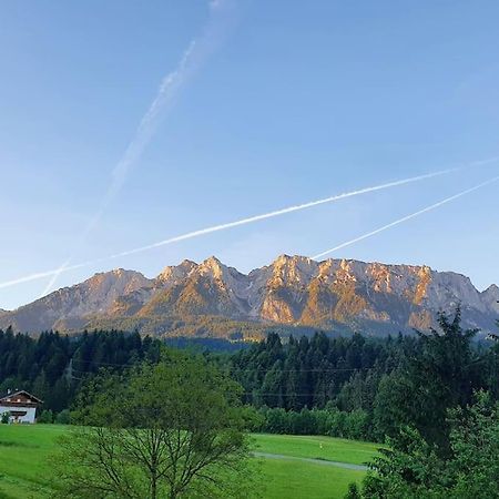 Gemuetliche Wohnung Mit Blick Auf Den Zahmen Kaiser Niederndorferberg Bagian luar foto
