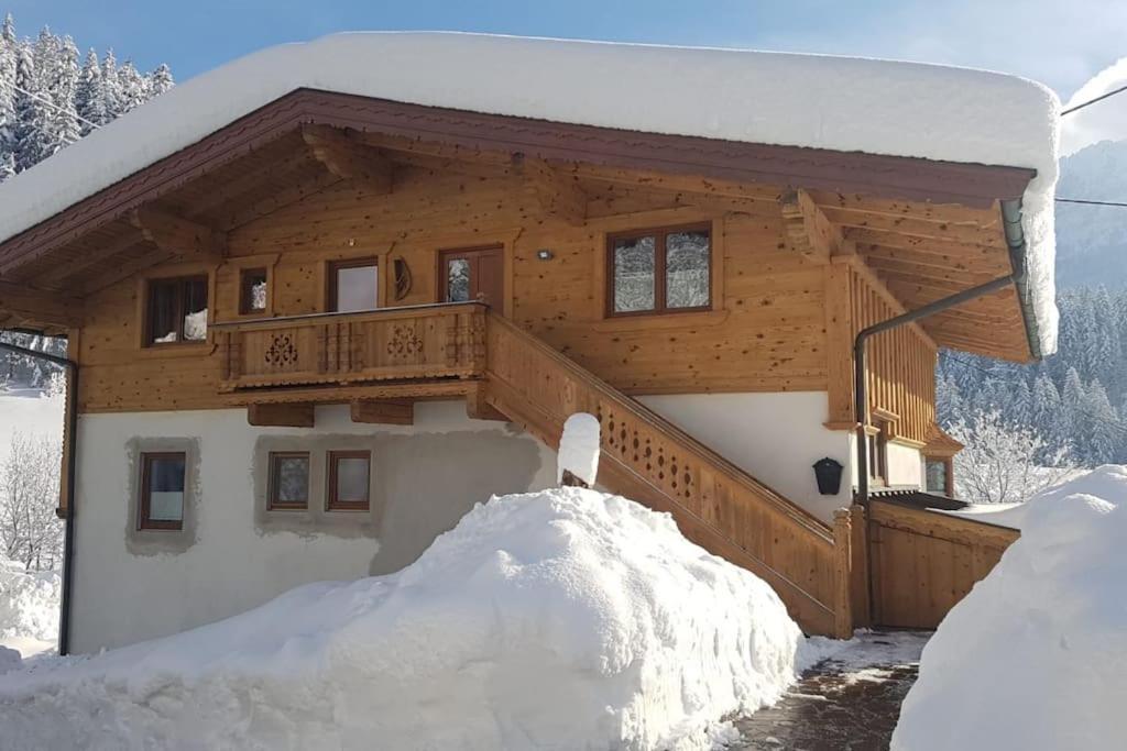 Gemuetliche Wohnung Mit Blick Auf Den Zahmen Kaiser Niederndorferberg Bagian luar foto