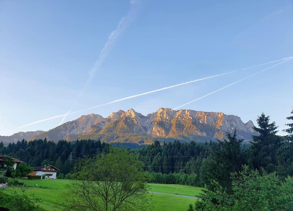 Gemuetliche Wohnung Mit Blick Auf Den Zahmen Kaiser Niederndorferberg Bagian luar foto